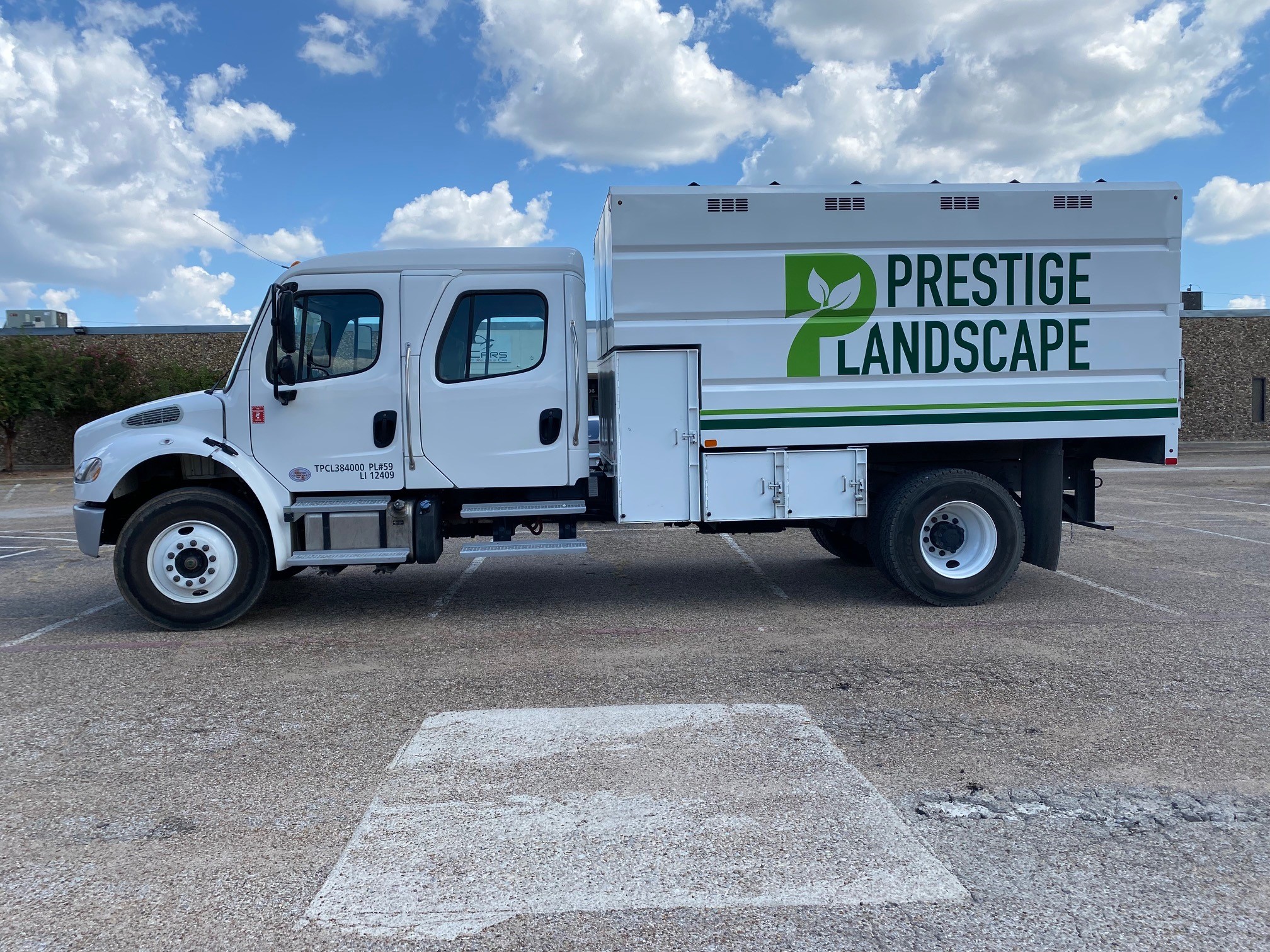 truck spot graphics and vinyl Lettering