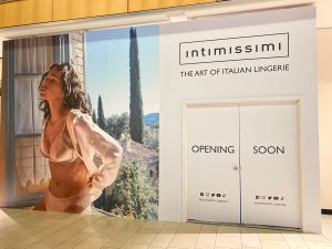 Barricade Wall for storefront. Vinyl wrap application. Intimissimi Italian Lingerine